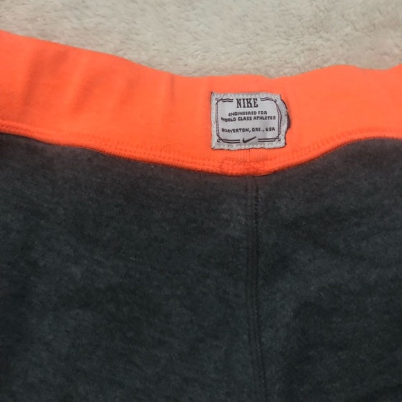 Nike Sweatpants Size Medium - Picture 3 of 3